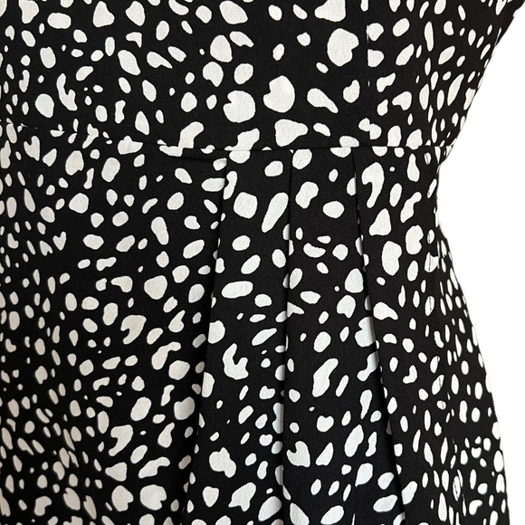 Black and White Print Dress | Side Ruching Detail - Picture 3 of 4